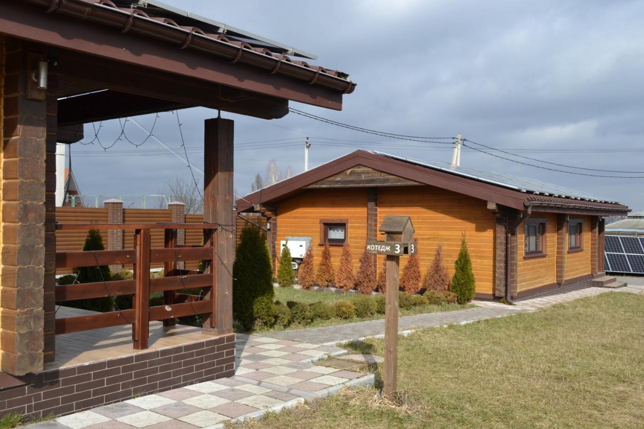 Хомене Villa Rzhyshchiv Eksteriør bilde