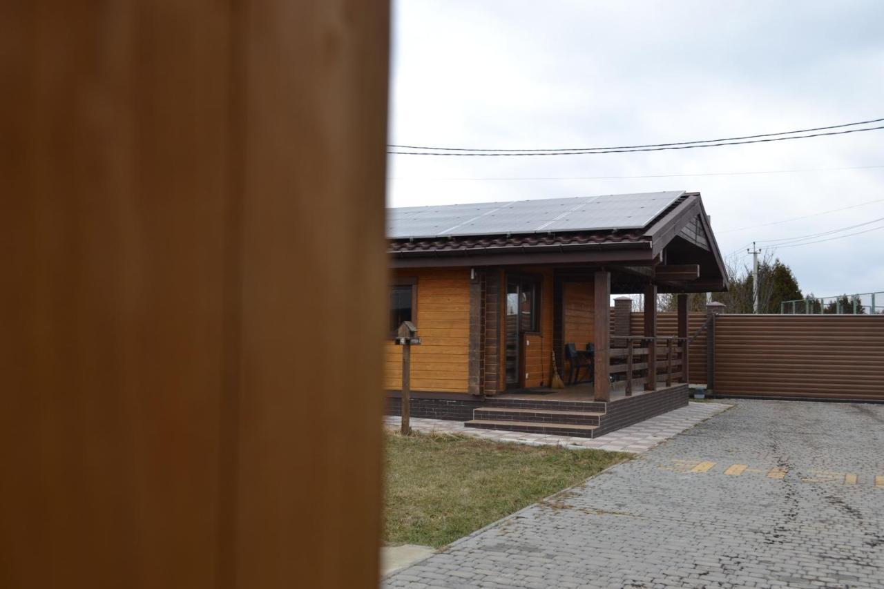 Хомене Villa Rzhyshchiv Eksteriør bilde